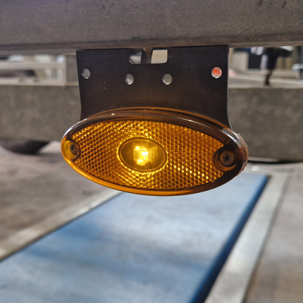 Aspock Aspock Flatpoint 2 - feu de gabarit orange/jaune - connecteur - LED - sur support