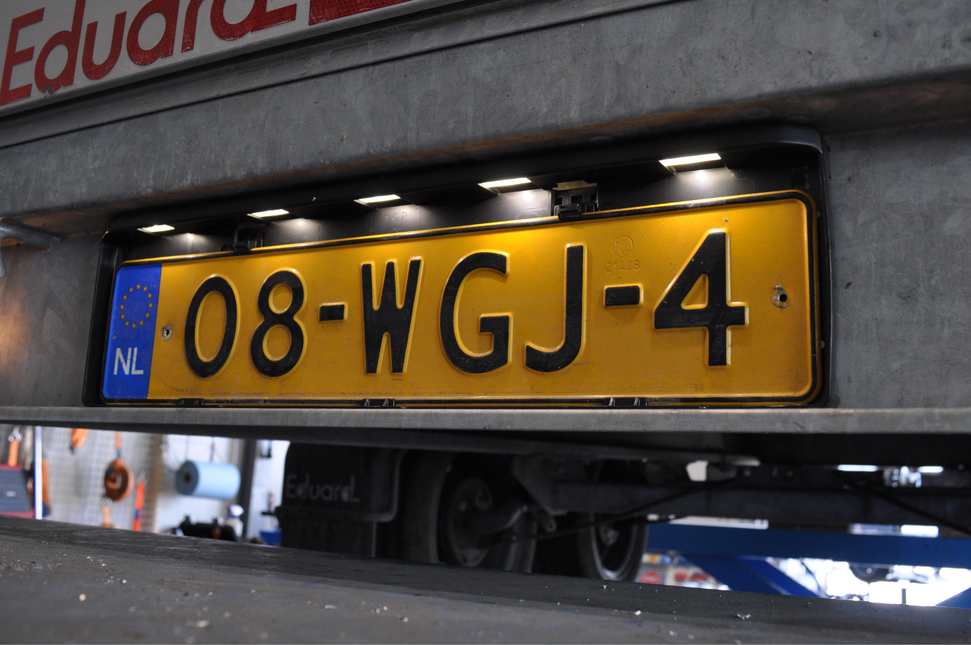 Aspock Porte-plaque d'immatriculation étanche incluant éclairage LED - 540x145x37 mm