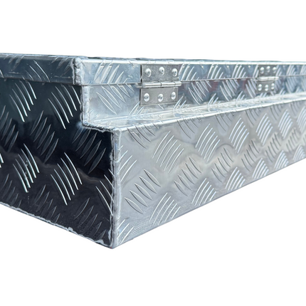Cantonal Coffre de timon en aluminium 1200x380x195 mm - 2,5 mm Épaisseur de paroi - idéal pour les remorques plateau et les transporteurs de voitures - étanche et résistant à la poussière - avec fermeture à sangle