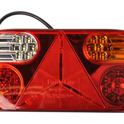 Cantonal Feu arrière droit 32 LEDs 296x145x45 mm - triangle réfléchissant inclus