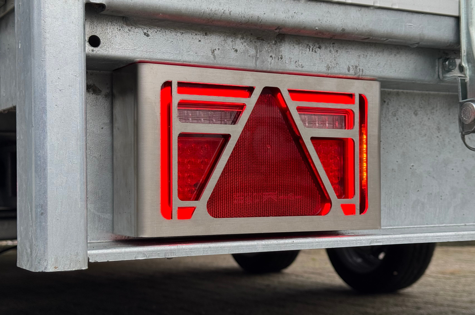 Cantonal Grille de protection Multiled 4 - 253x141x63,7 mm - avec triangle libre - matériau en acier inoxydable