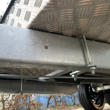 Cantonal Kit de fixation universel, adapté par ex. au montage supérieur de la Boîte à outils