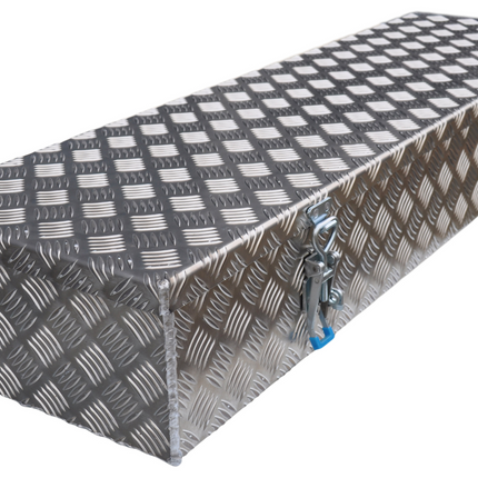 De Haan DE HAAN BOX HE - 1200x380x190 mm - boîte à timon en tôle d'aluminium à damier, étanche à l'eau et à la poussière - équipée de grenouillères remorques