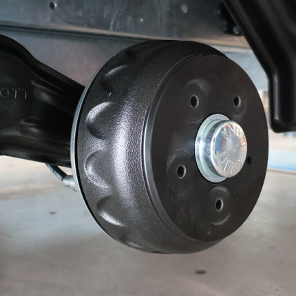 Knott Tambour de Frein Knott - 200x50 mm - 5x112 - roulement compact, écrou à bride et capuchon de moyeu