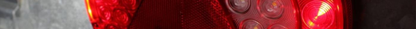Feux arrière à LED avec résistances intégrées