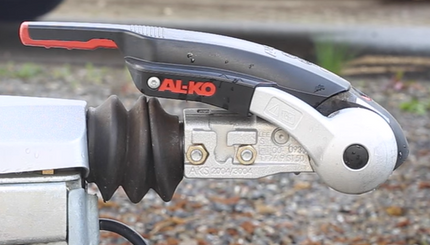 AL-KO AL-KO AKS3004 Attelage de freinage antidérapant - rond 35/45/50 mm - 3000 kg - Serrures et billes de sécurité incluses