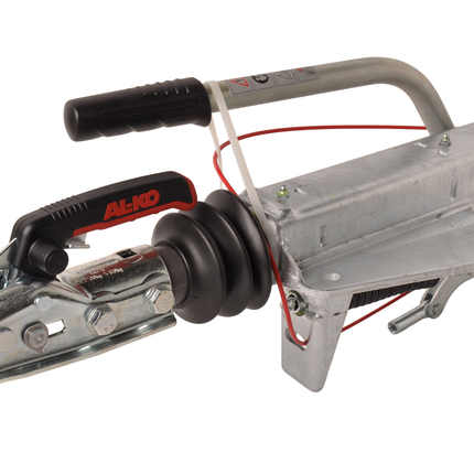 AL-KO AL-KO Frein à inertie pour remorque - 251S - capacité max : 2700 kg - connexion au timon en V - montage inférieur & supérieur