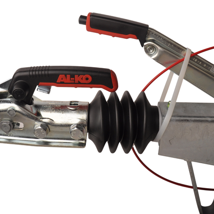 AL-KO AL-KO Frein à inertie pour remorque 90S/3 - capacité de remorquage maximale de 1000 kg - prise de 70 mm - y compris le support de la roue jockey