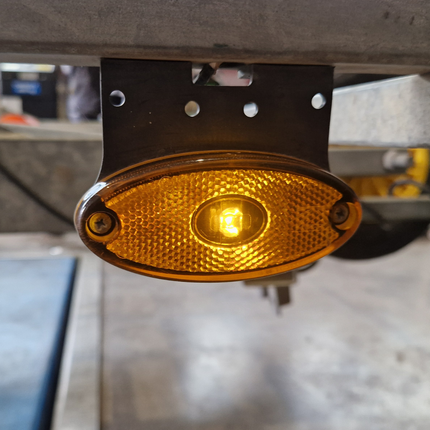 Aspock Aspock Flatpoint 2 - feu de gabarit orange/jaune - connecteur - LED - sur support