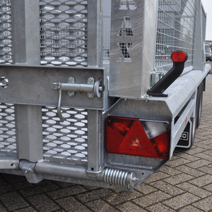 Aspock Aspöck Multipoint 5 - droit - avec feu de recul - prise de courant