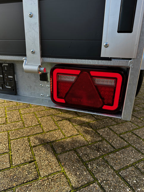 Aspock Feu arrière de remorque - Aspöck MultiLED 4 - droite - 241x141x71 mm - entièrement LED - connecteur 5 broches baïonnette