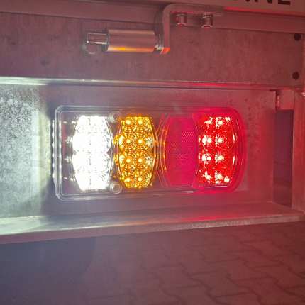 Cantonal Feu arrière de remorque - Cantonal LED - droite - 228x100x53 mm - connecteur 5 broches baïonnette