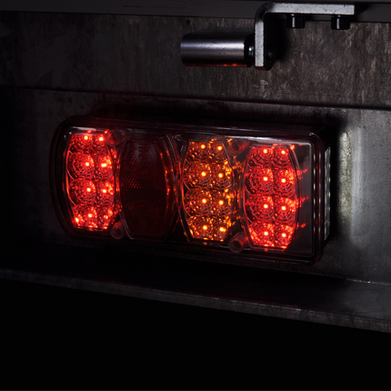 Cantonal Feu arrière Prises Aspöck 228x100x53 mm - entièrement en LED et Plug&Play - gauche