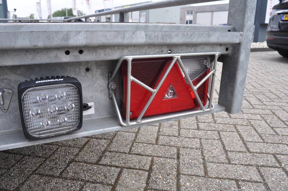 Cantonal Grille de Protection pour remorque multipoint avec triangle libre 245x155x65 mm - 1 pièce