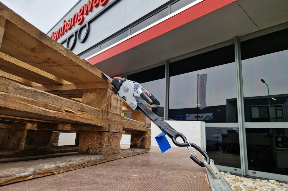 Cantonal Lot de 2 sangles d'arrimage automatique - 180x5 cm - charge de rupture 1500 kg - avec crochets en S et clips de sécurité