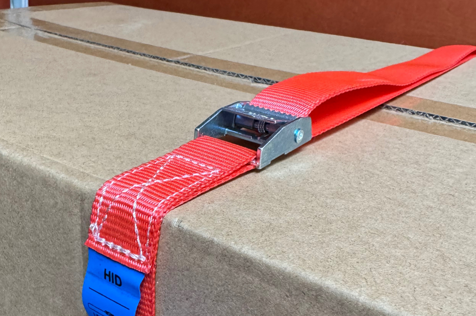 Cantonal Lot de 4 sangles d'arrimage - 300x2,5 cm - rouge - charge de rupture 250 kg