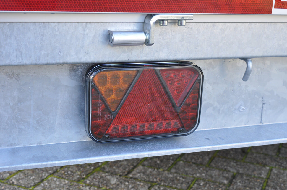 Fristom Feu arrière gauche avec résistance intégrée 200x130x50 mm - facile à connecter avec des prises Aspöck