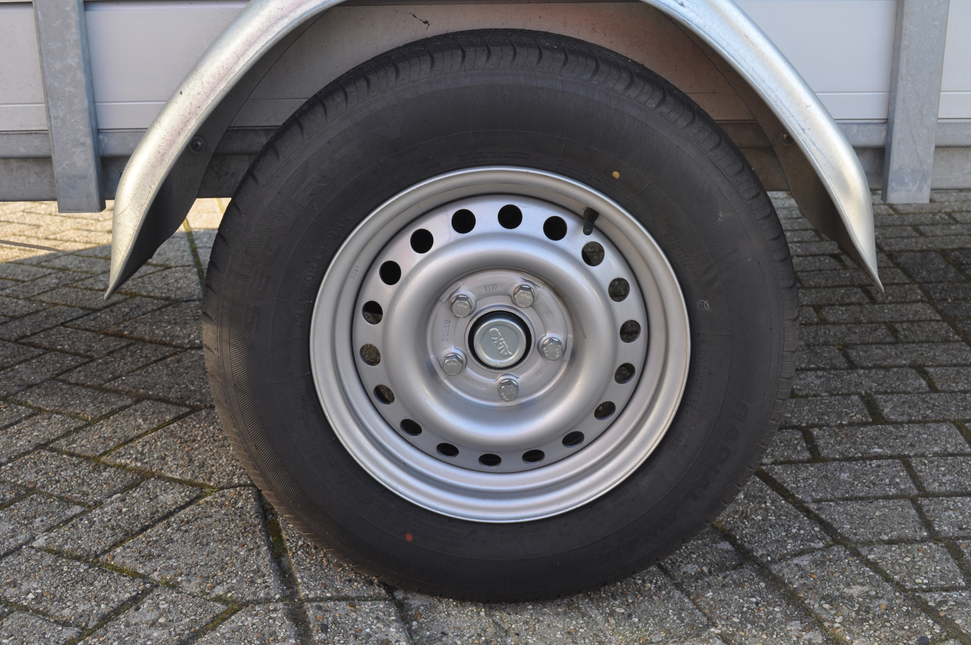Kargotrail Roue complète 195/70R14C Pneu + Jante (cercle de trous 5x112) 900kg Diamètre du moyeu 67 mm