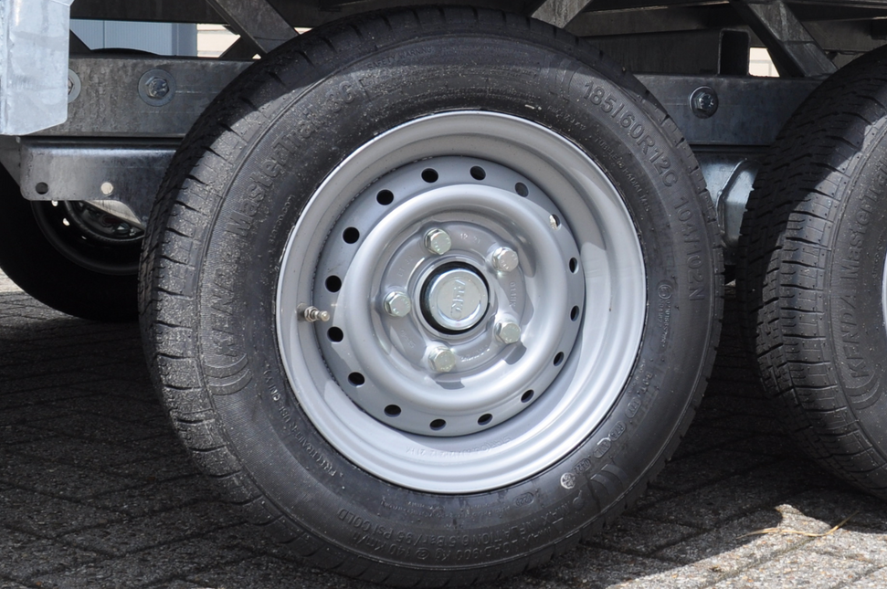 Kenda Roue complète 12 pouces - 185/60R12C pneu + jante - cercle de trous Mercedes : 5x112 - 900 kg - diamètre du moyeu: 67 mm