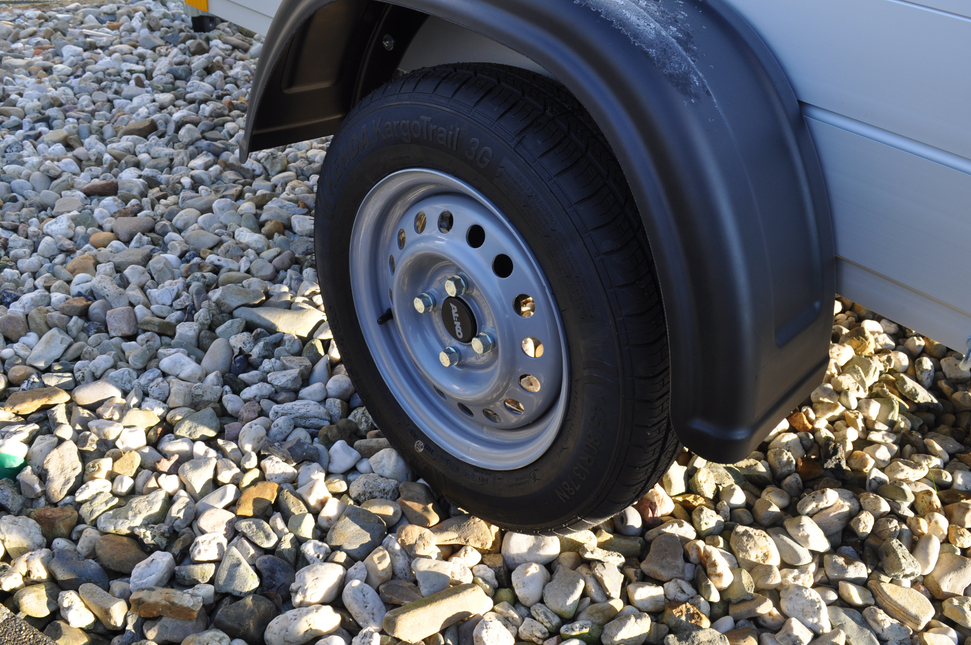 Kenda Roue complète de remorque - 145/80R13 - entraxe : 4x100 - capacité de charge : 425 kg - diamètre du moyeu : 57 mm