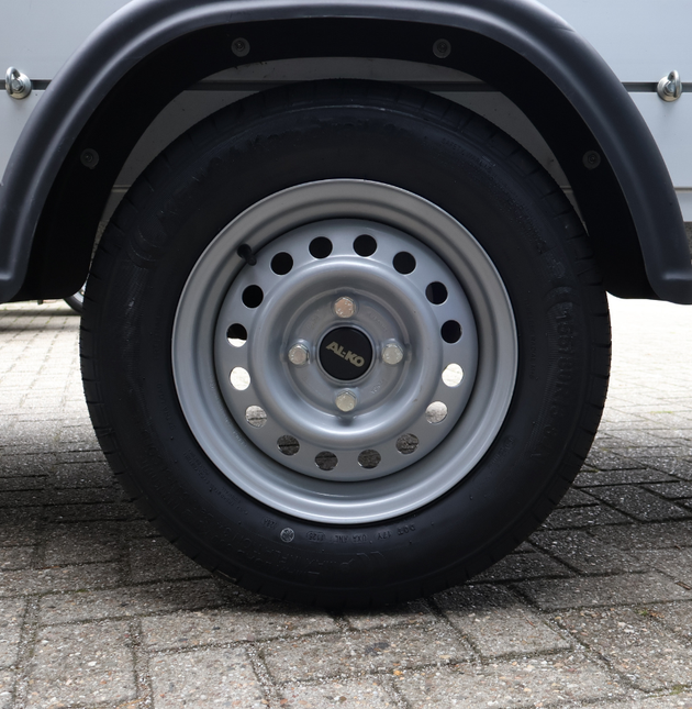 Kenda Roue complète de remorque - 155/80R13 - entraxe : 4x100 - capacité de charge : 500 kg - diamètre du moyeu : 57 mm