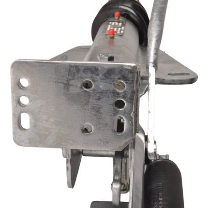 Knott Frein à inertie pour remorque KF27 (2700 kg) Timon en V, y compris console pour roue d'appui.