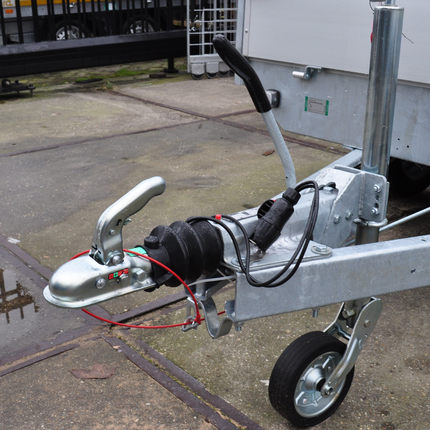 Knott Knott Frein à inertie pour remorque - KF20 - capacité max : 2000 kg - connexion au timon en V - y compris la console pour roue jockey