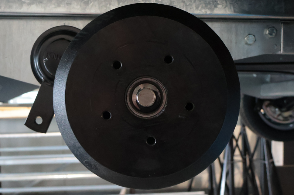 Knott Tambour de frein Knott - 250x40 mm - 5x112 - roulement de composant inclus - 25-2025