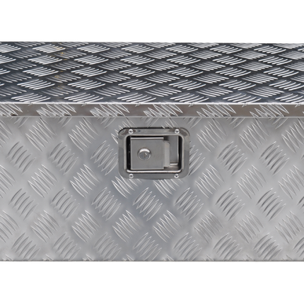 Remorqueshop Coffre de timon aluminium 900/660x350x300 mm – serrure encastrée – couvercle automatique – tôle antidérapante