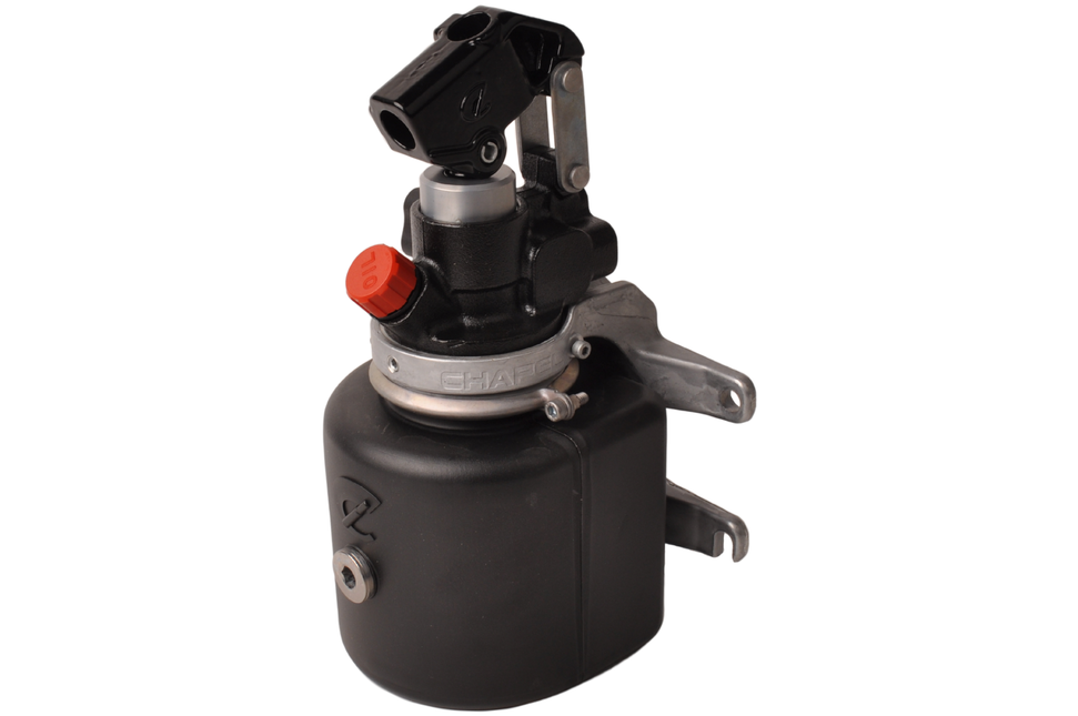 Remorqueshop Pompe manuelle - galvanisée - réservoir de 2 litres pour benne basculante