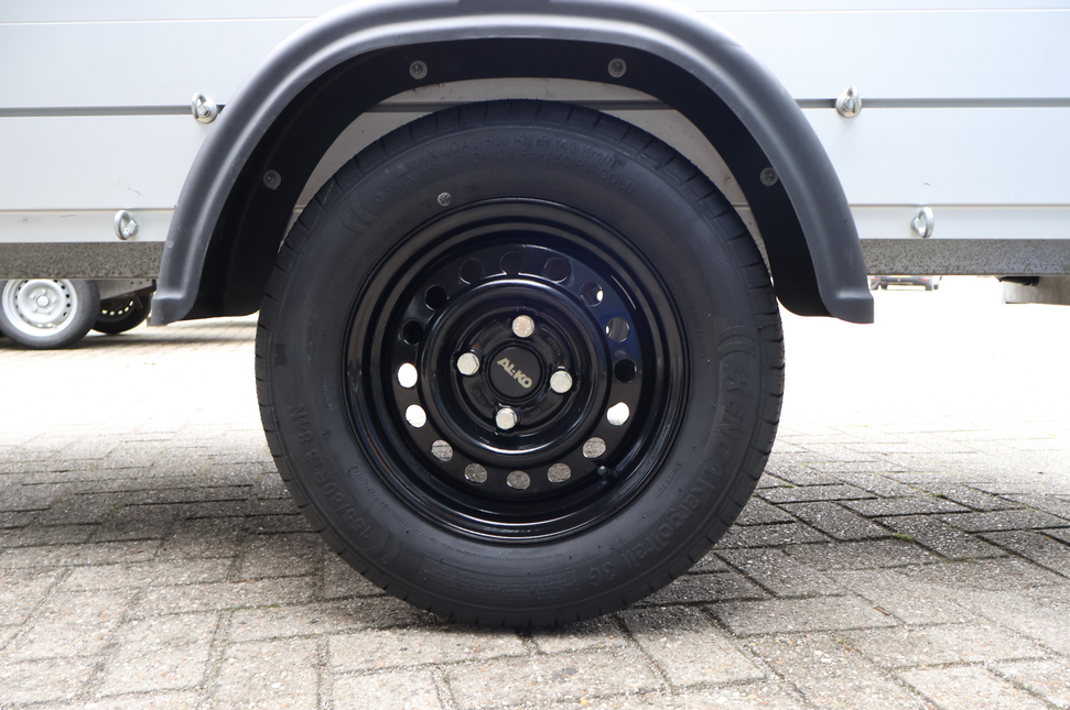 Remorqueshop Roue complète 155R13 pneu avec jante noir (cercle de trous 4x100) 500 kg diamètre du moyeu: 57 mm