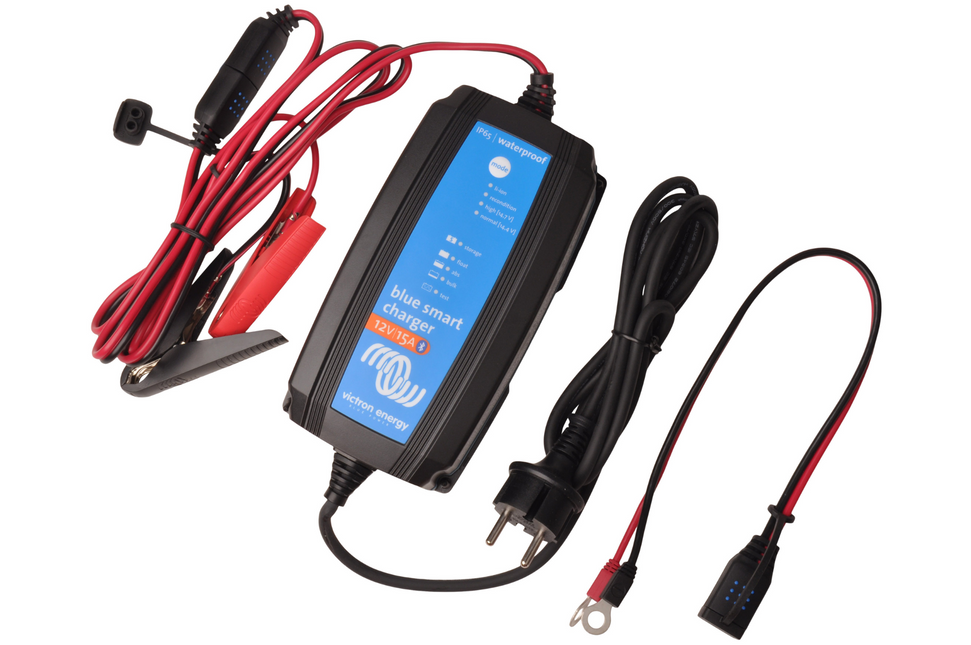 Victron energy Victron Blue Smart chargeur de batterie - 15 ampères - tension d'entrée 230 VAC
